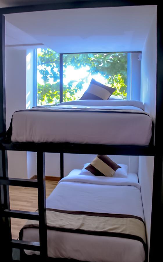 The Lodge Yangon Poshtel Екстер'єр фото