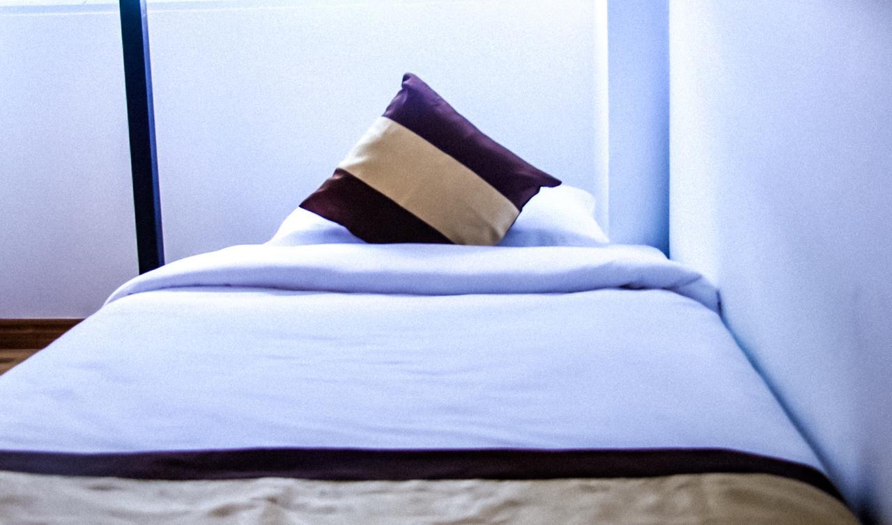 The Lodge Yangon Poshtel Екстер'єр фото