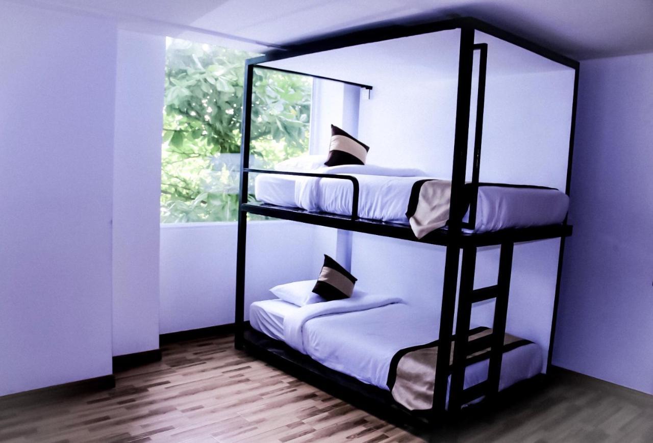 The Lodge Yangon Poshtel Екстер'єр фото