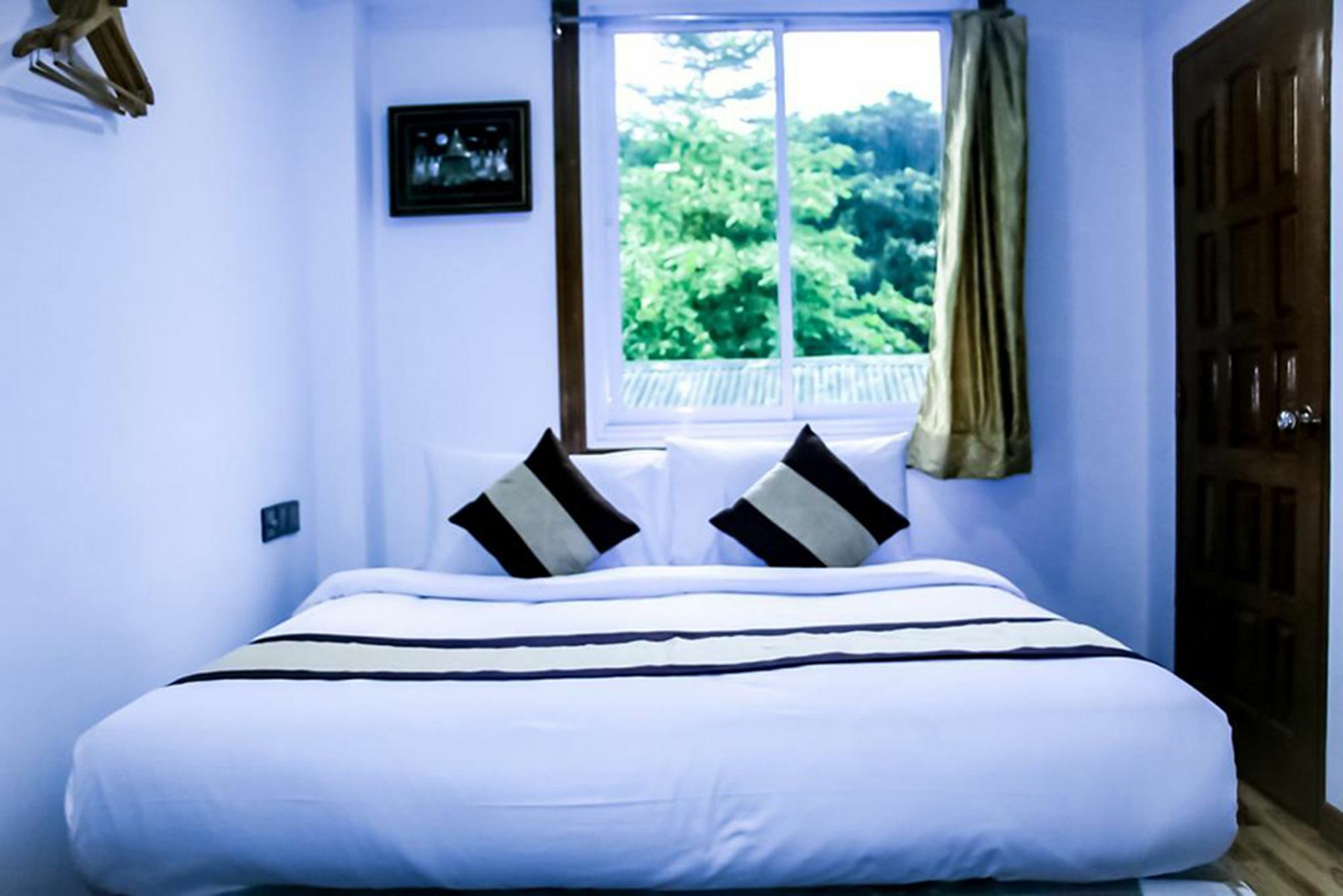 The Lodge Yangon Poshtel Екстер'єр фото